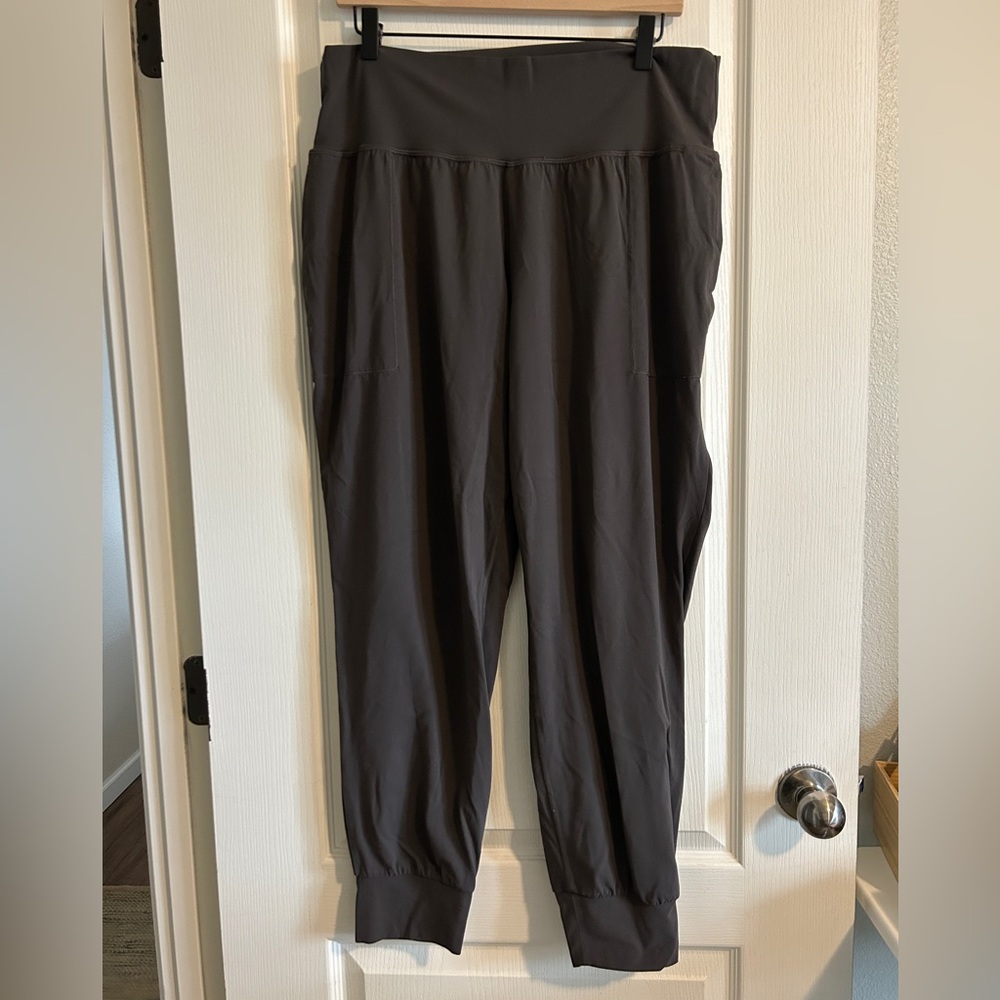 Athleta Salutation Joggers